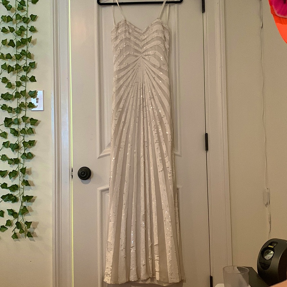 FOR SALE!! Beautiful white gown with sequins!! Perfect for prom or sweet 16!!